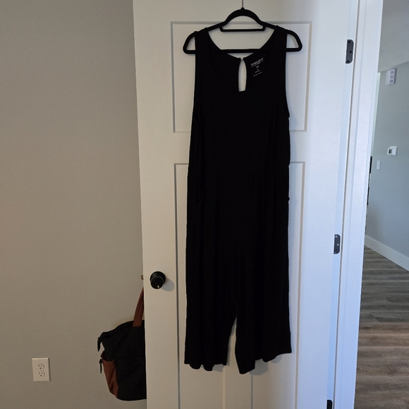Torrid Sleeveless Wide-Leg Jumpsuit with Pockets - Picture 2 of 5
